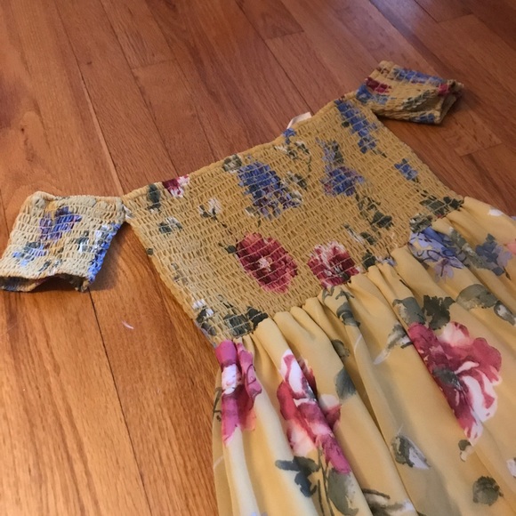 hummingbird Dresses & Skirts - Yellow floral off shoulder lace-up back maxi dress